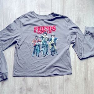 Stranger Things Friends Don't Lie Crop Top Sz Small